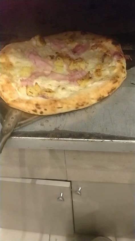 Pizzeria,Paninoteca La Leggenda, Avellino .